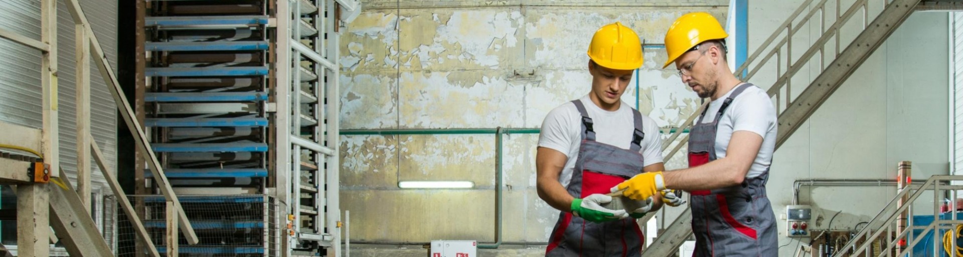 Twee mannen aan het werk